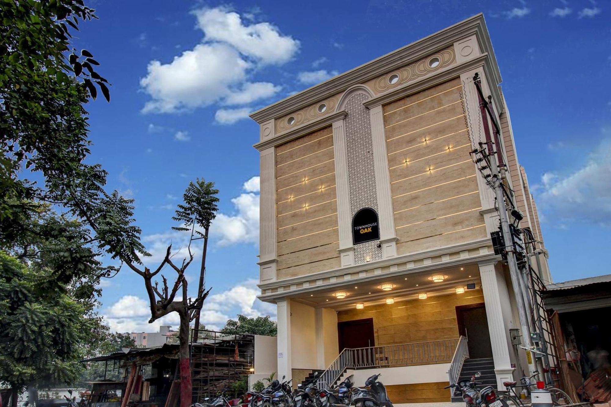 Hotel Super Townhouse Oak Aurelia Grand Lucknow Exterior foto