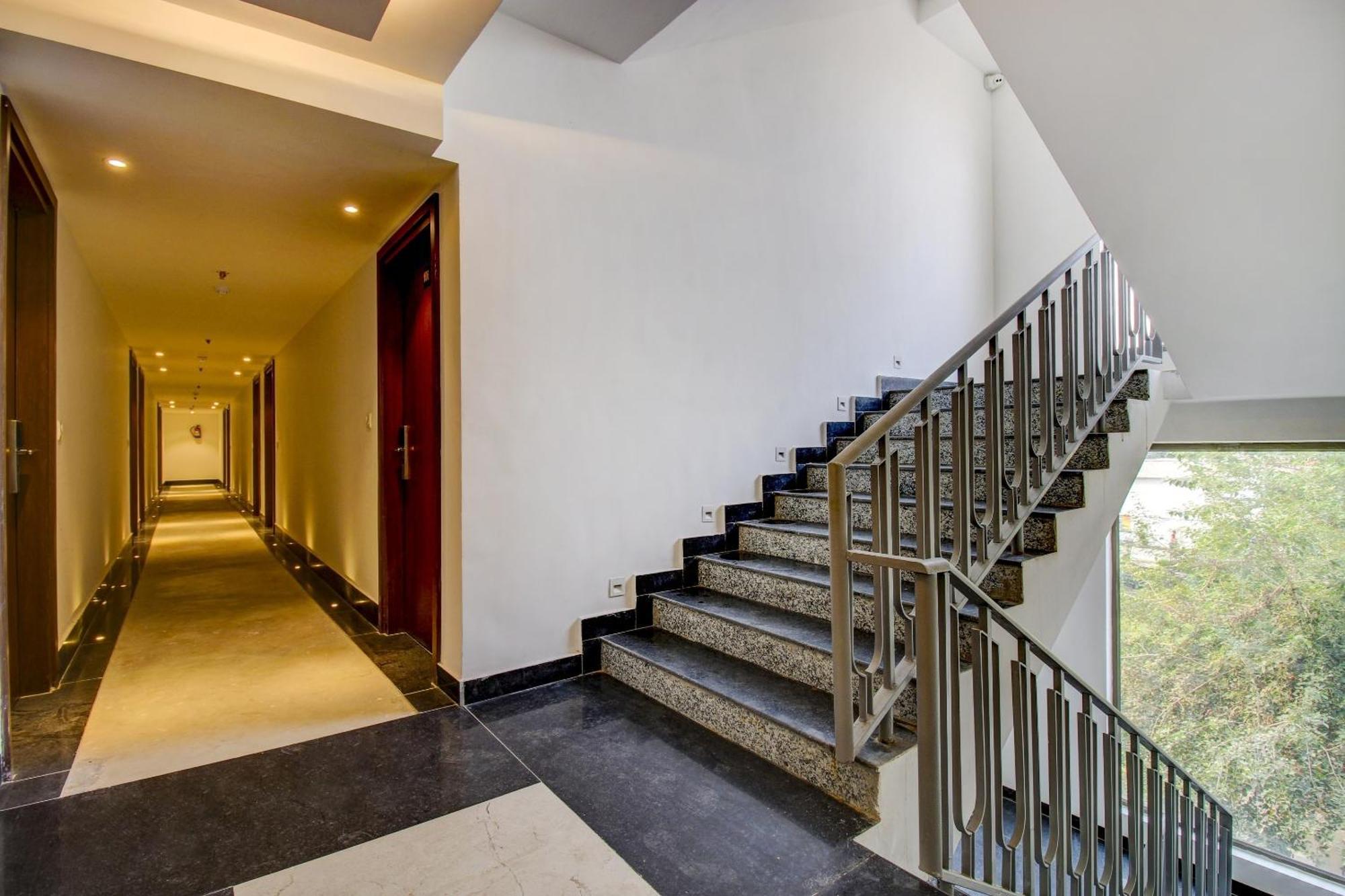 Hotel Super Townhouse Oak Aurelia Grand Lucknow Exterior foto