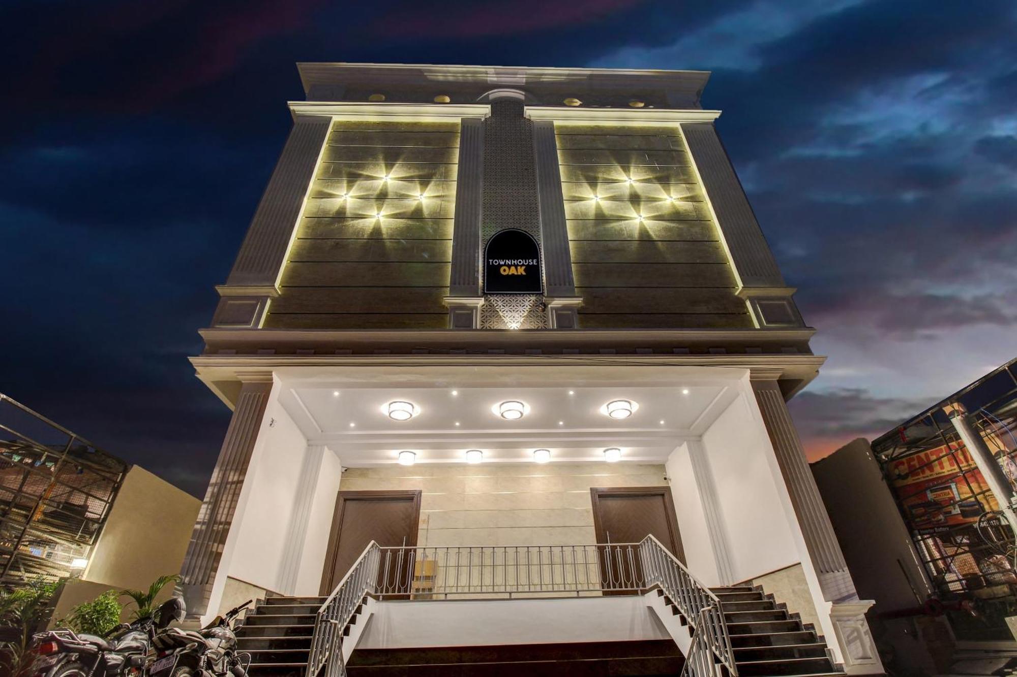 Hotel Super Townhouse Oak Aurelia Grand Lucknow Exterior foto